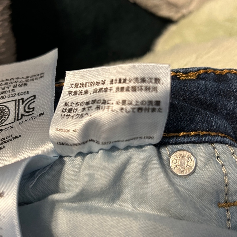 Levi's 721 Deep Indigo Cropped Jeans - Picture 7 of 8